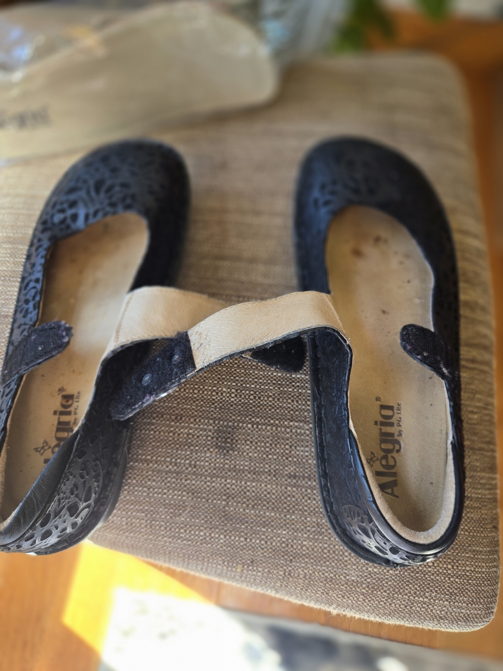 Alegria Paloma Black Patterned Mary Jane Shoes And Replacement Insoles - Picture 6 of 12